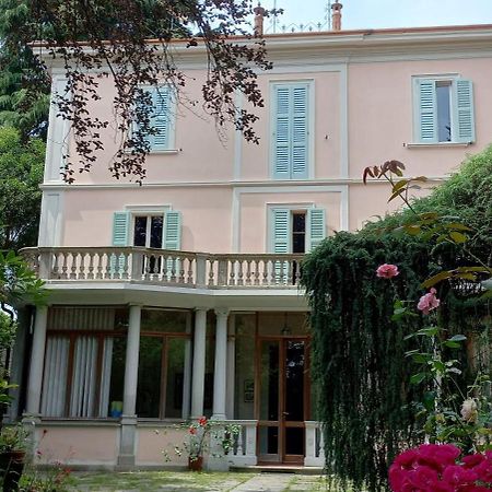 B&B Villa Margherita Lesa Buitenkant foto