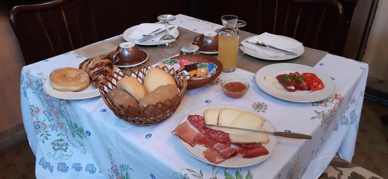 B&B Villa Margherita Lesa Buitenkant foto